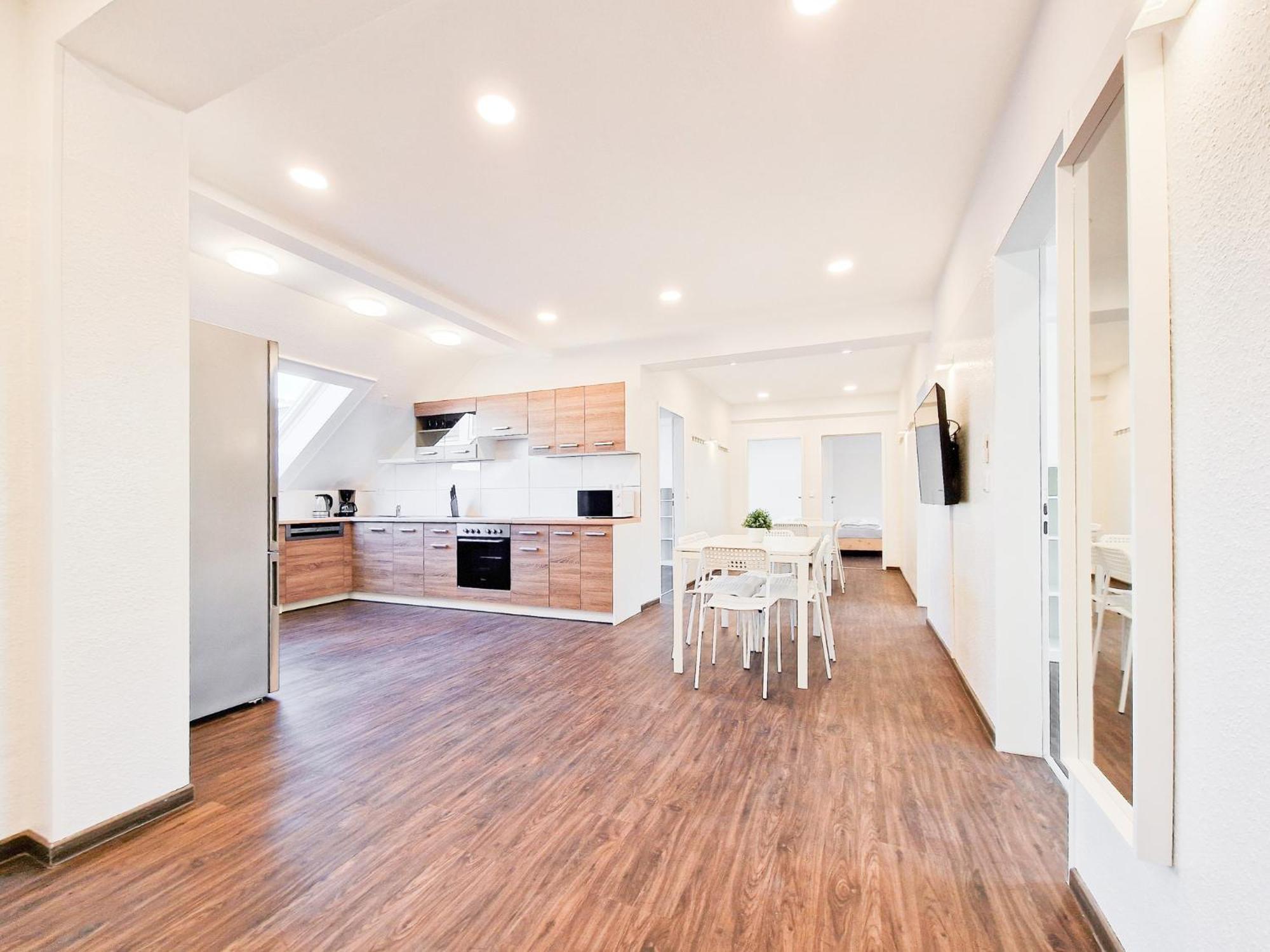 Raj Living - City Center Apartments With 5 Rooms - 10 Min Messe Dus Düsseldorf Eksteriør billede