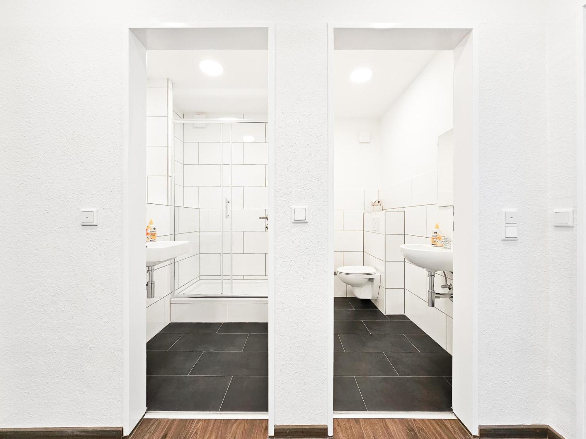 Raj Living - City Center Apartments With 5 Rooms - 10 Min Messe Dus Düsseldorf Eksteriør billede