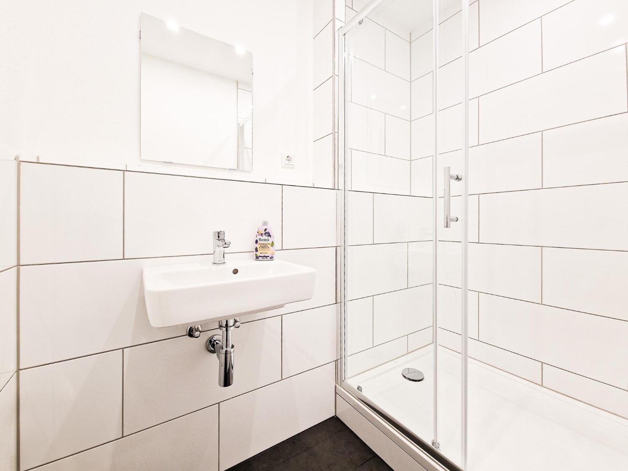 Raj Living - City Center Apartments With 5 Rooms - 10 Min Messe Dus Düsseldorf Eksteriør billede