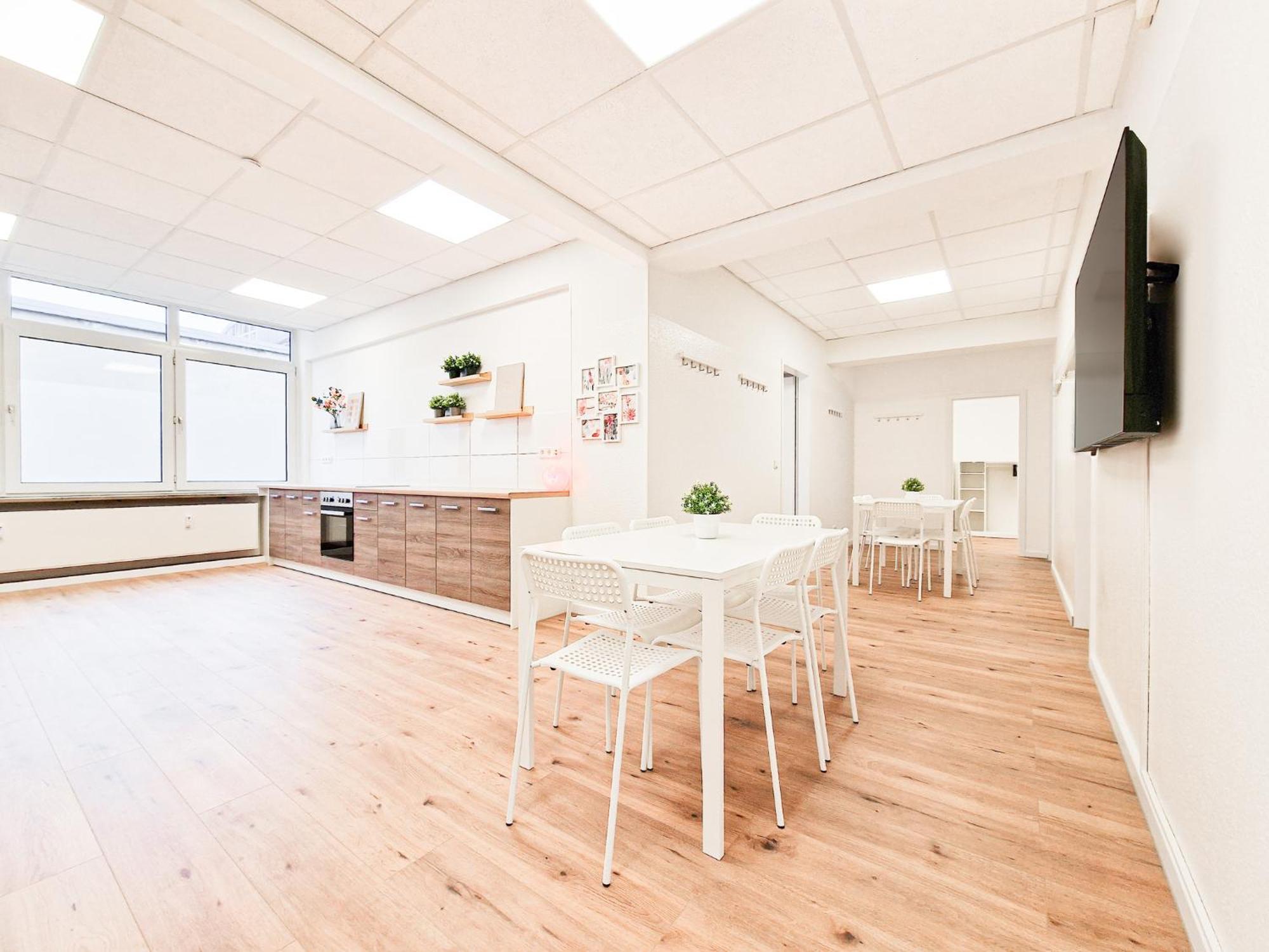 Raj Living - City Center Apartments With 5 Rooms - 10 Min Messe Dus Düsseldorf Eksteriør billede